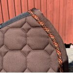 Equiline Octagon custom satulahuopa Ruskea