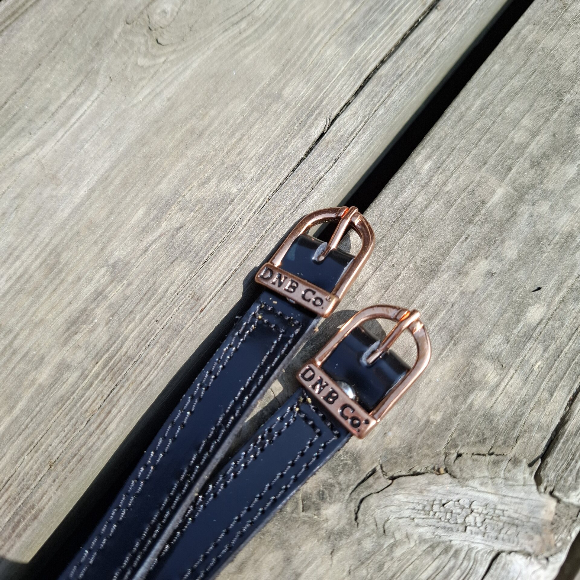 DeNiro Wrat Calfskin kannusremmit Brushed black (ruusukultaiset helat)