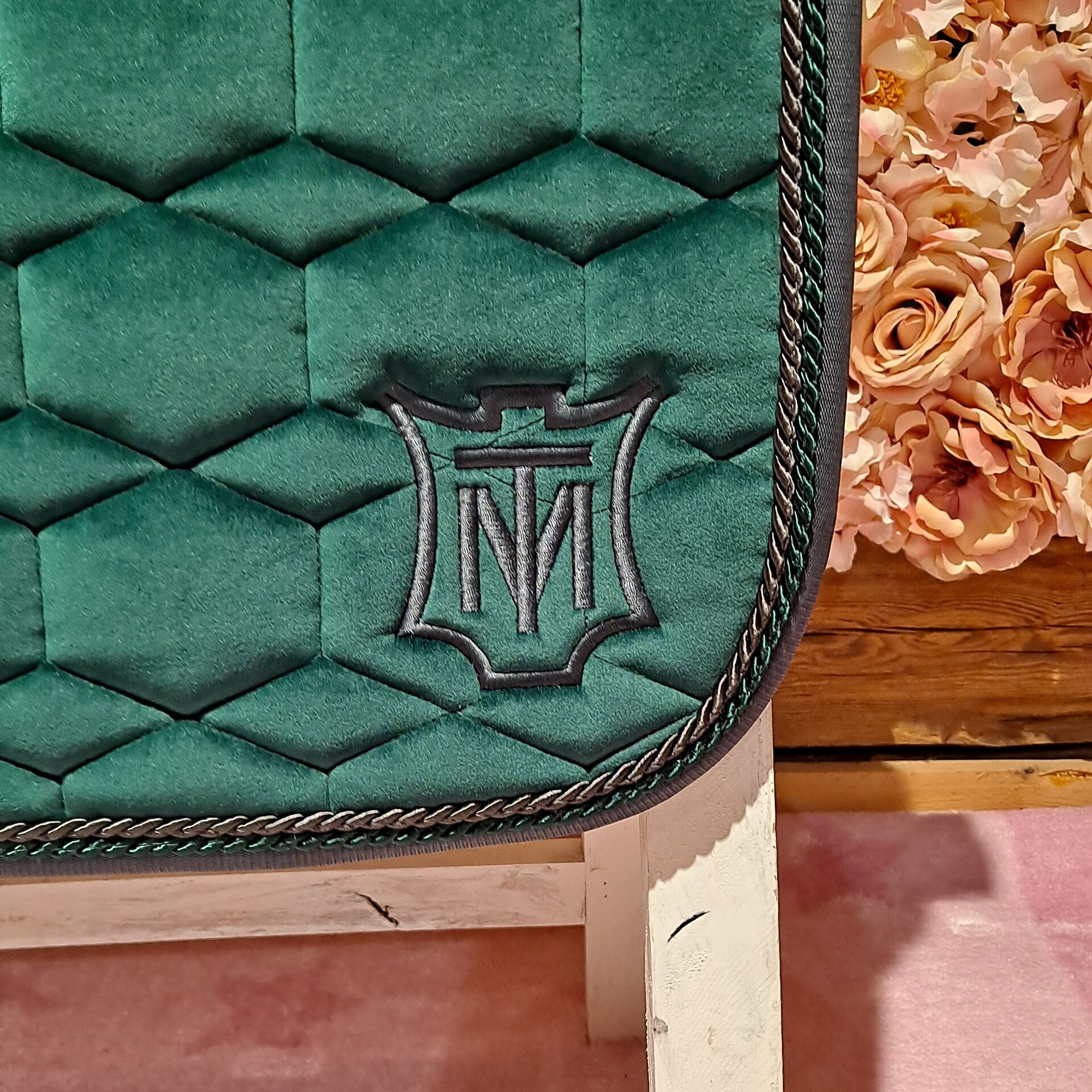 Mattes Velvet Correction lampaankarvasatulahuopa Vihreä/Graphite