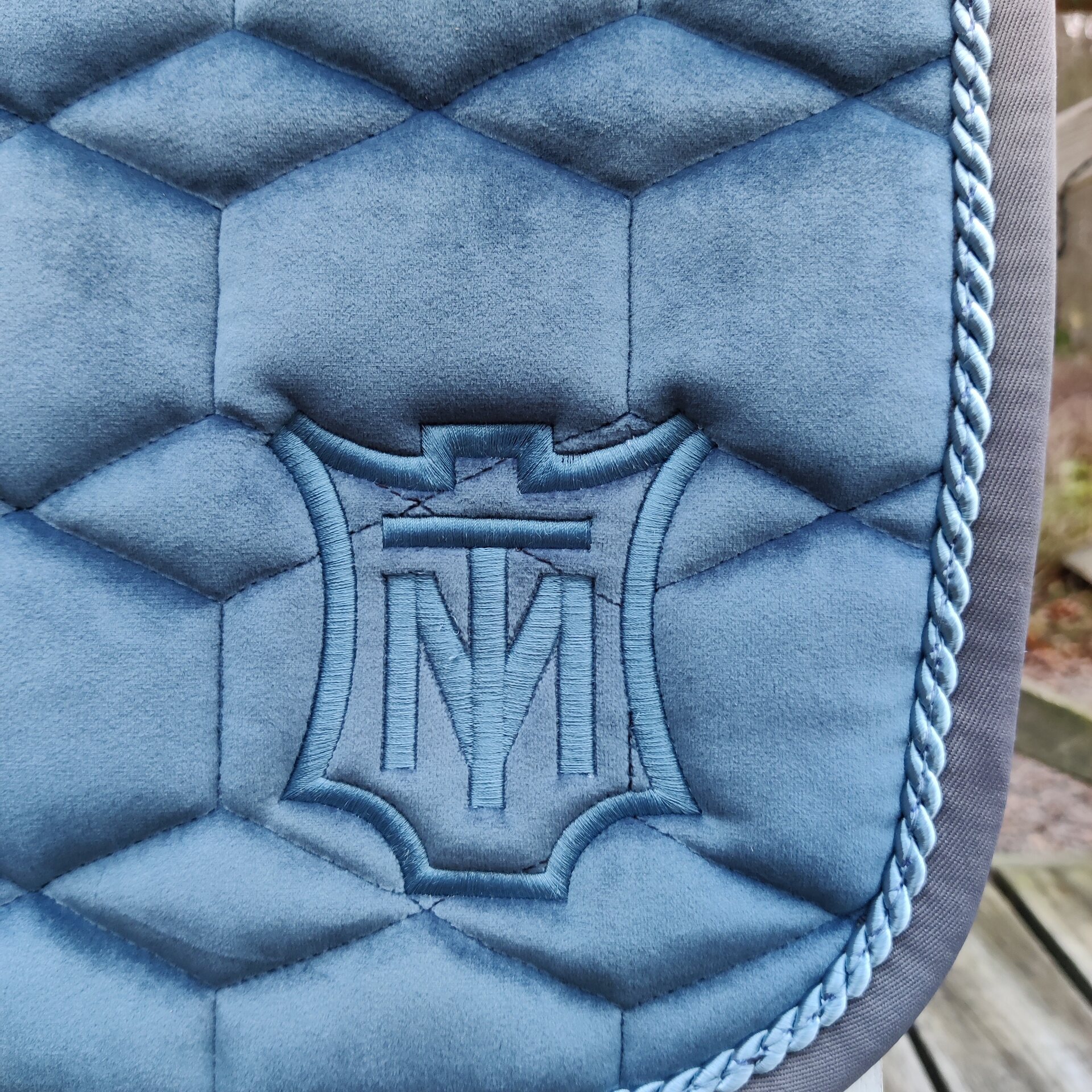 Mattes Velvet Square satulahuopa Blue Moon