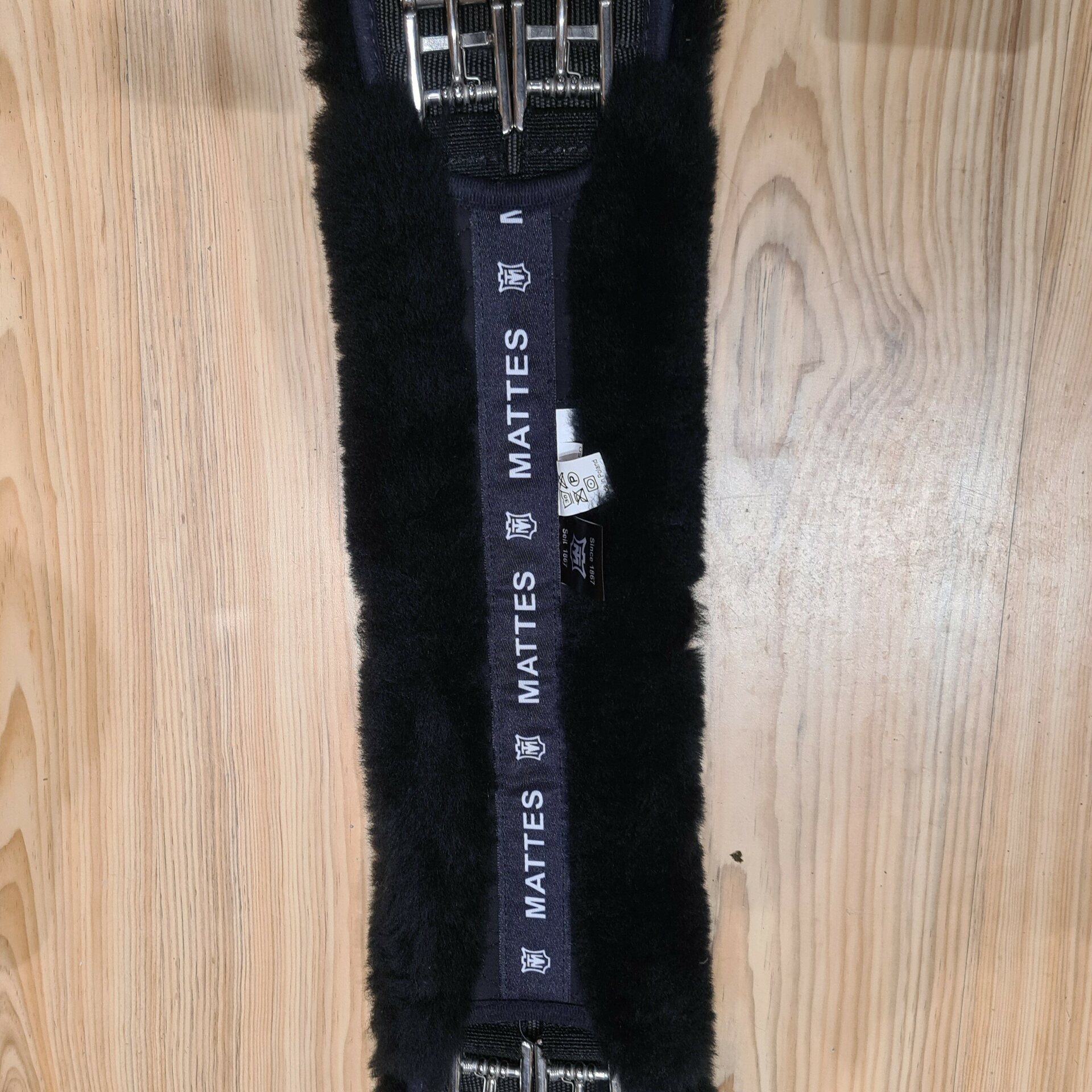 Mattes suora kouluvyö lampaankarvalla Musta/Musta