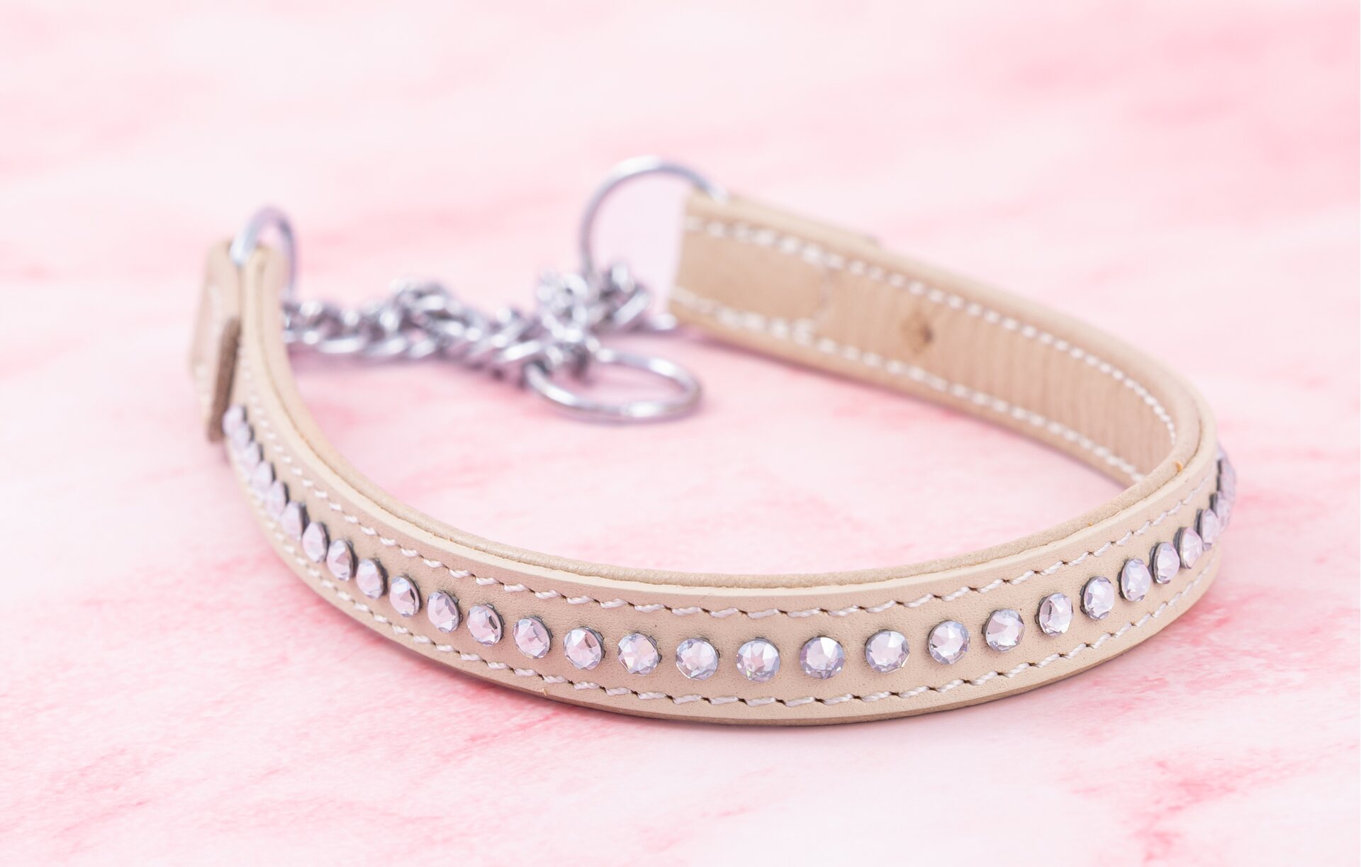 House of Horses Dolly puolikuristava kaulapanta Alba