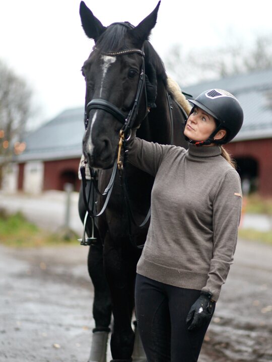 Pure Equestrian Classic Knitted Sweater neule Greige