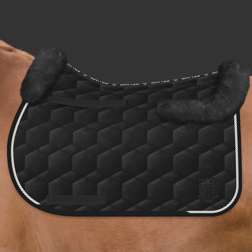 Mattes Velvet lampaankarvasatulahuopa Musta/Graphite + nyöri Perle