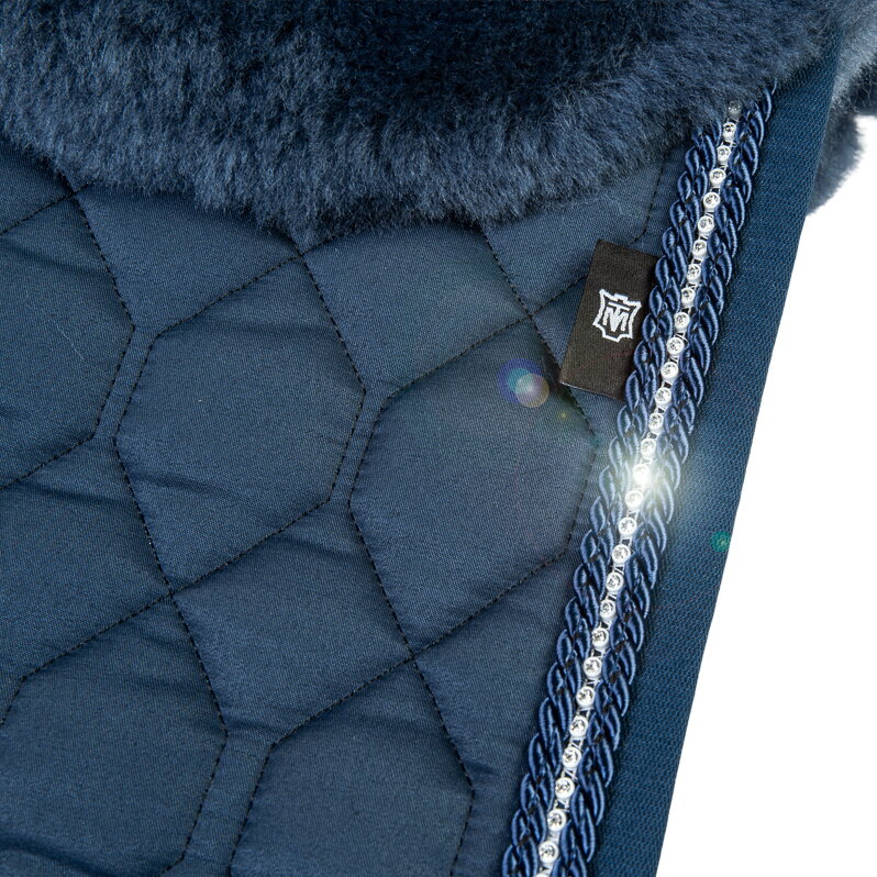 Mattes AW26 Sheen Crystal satulahuopa lampaankarvalla Evening Blue
