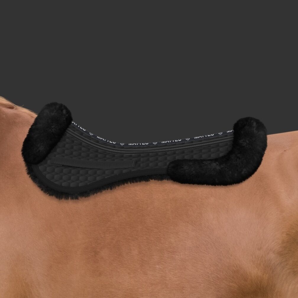 Mattes Ewwa Correction lampaankarvaromaani Musta/Musta