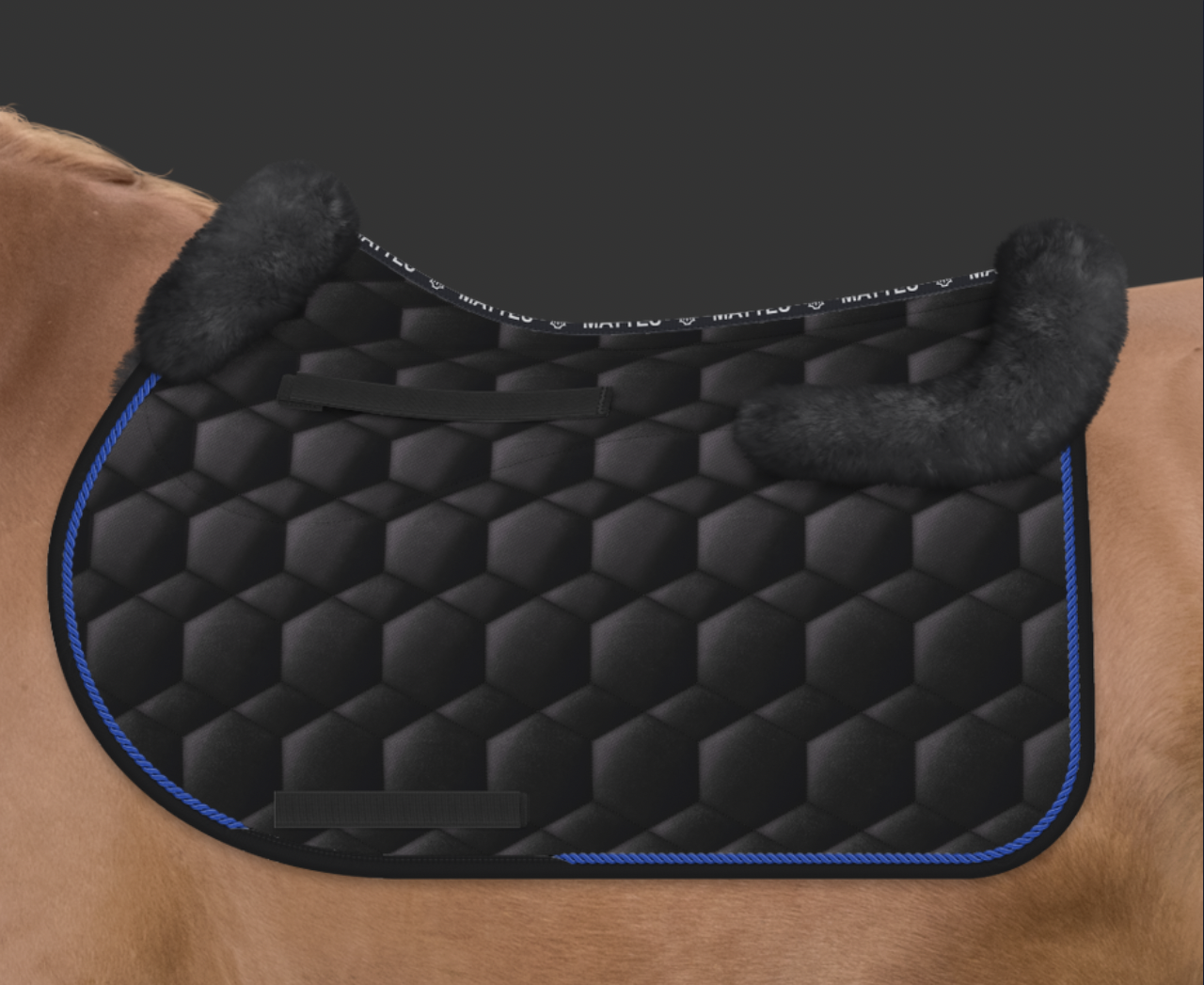 Mattes Sheen lampaankarvasatulahuopa Musta/Royal Blue