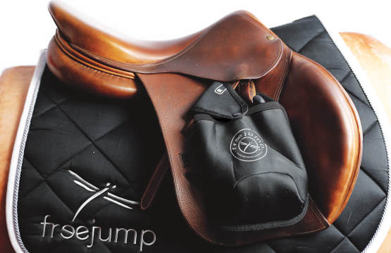 Freejump jalustinpussit Musta