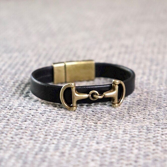 Okay’s Ulrika rannekoru Musta