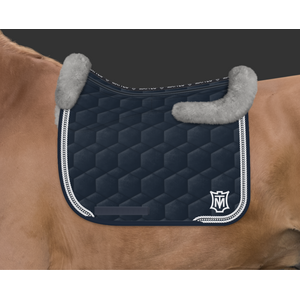 Mattes Correction lampaankarvasatulahuopa timanteilla