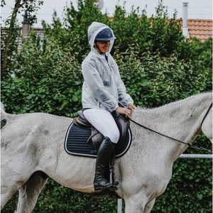 Sadetakit ratsastukseen